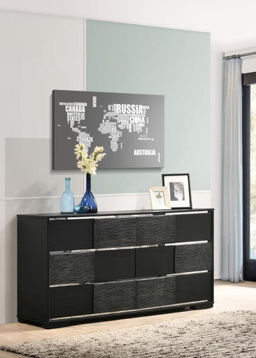 Blacktoft 6-Drawer Dresser – Black Finish for Sleek Sophistication and Spacious Bedroom Storage